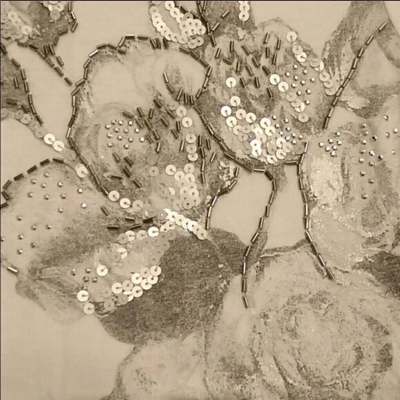 ✨ express women white beaded floral graphic tee✨ - Picture 4 of 6